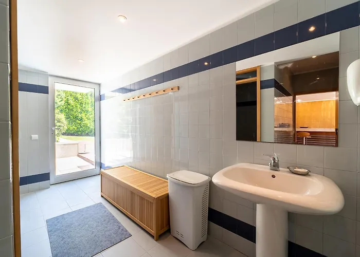 Vakantiehuis Casa De Silvares Fafe - Moradia Premium Com Piscina By House And People