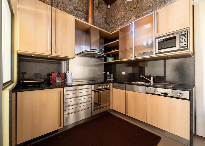 Casa De Silvares Fafe - Moradia Premium Com Piscina By House And People Vakantiehuis